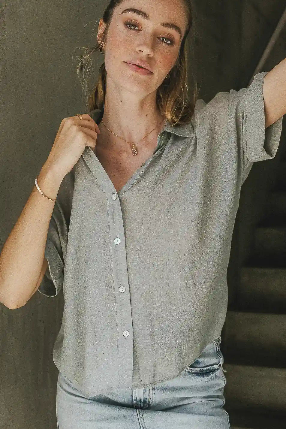 Collared neck button up in light grey 