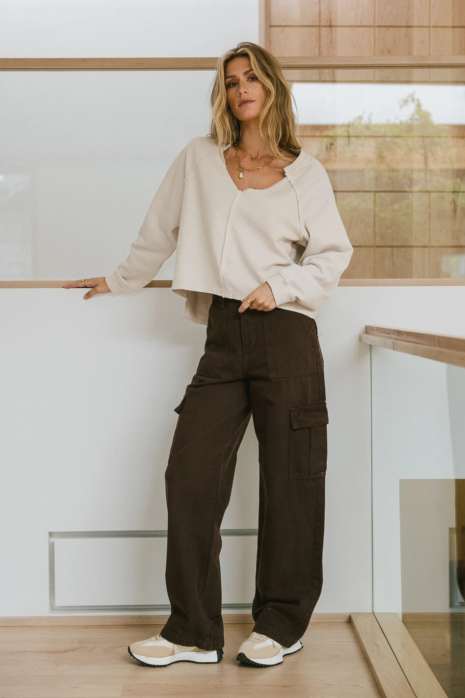 Cropped fit sweatshirt top in natural 