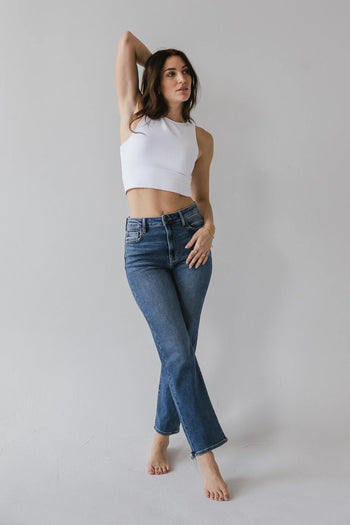 Two hand pockets straight legs in medium wash 