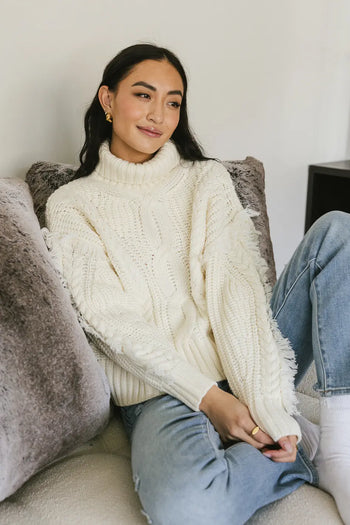 Turtle neck in ivory 