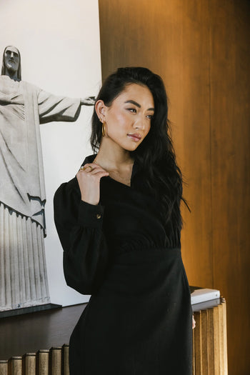 Button cuff sleeves dress in black 