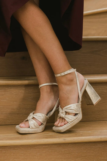 Heels in gold 