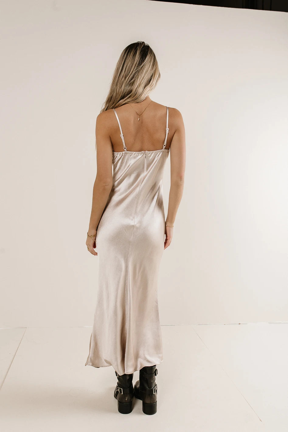 Adjustable straps dress in champagne 