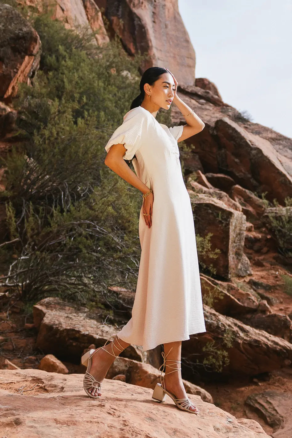 Short sleeves dress in white 