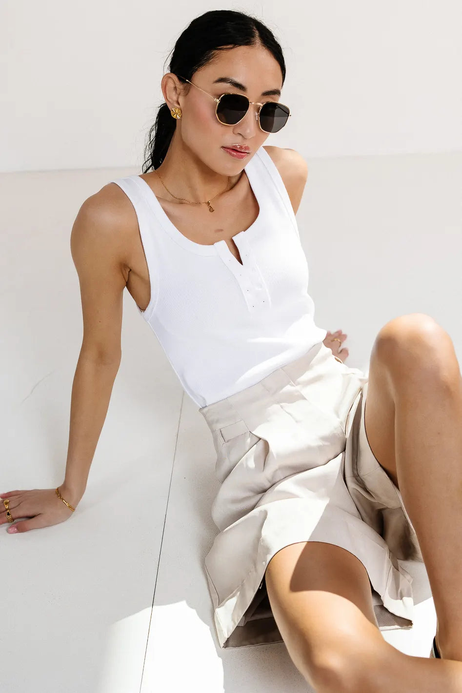 Woven short in khaki 