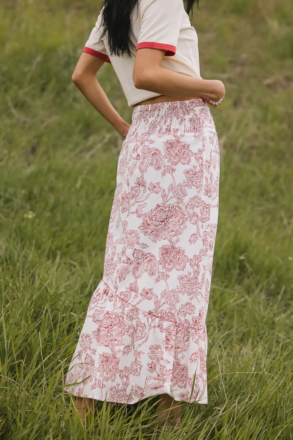 Elastic waist skirt in red 