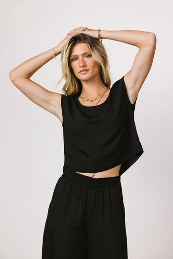 Short sleeves top in black 