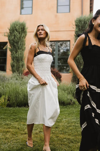 Woven dress in white 
