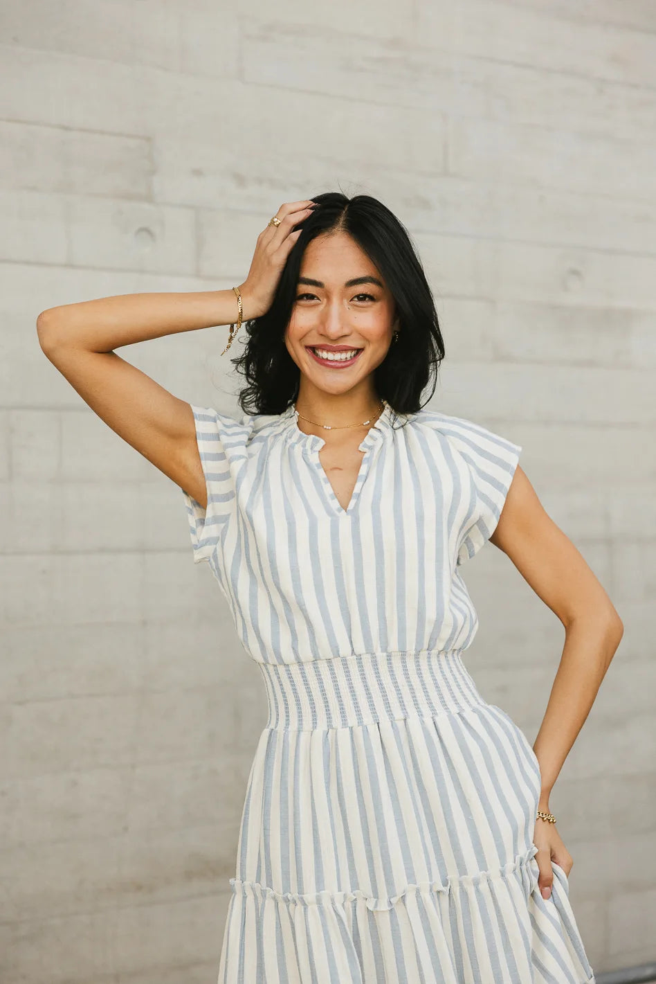V-Neck dress in cream 