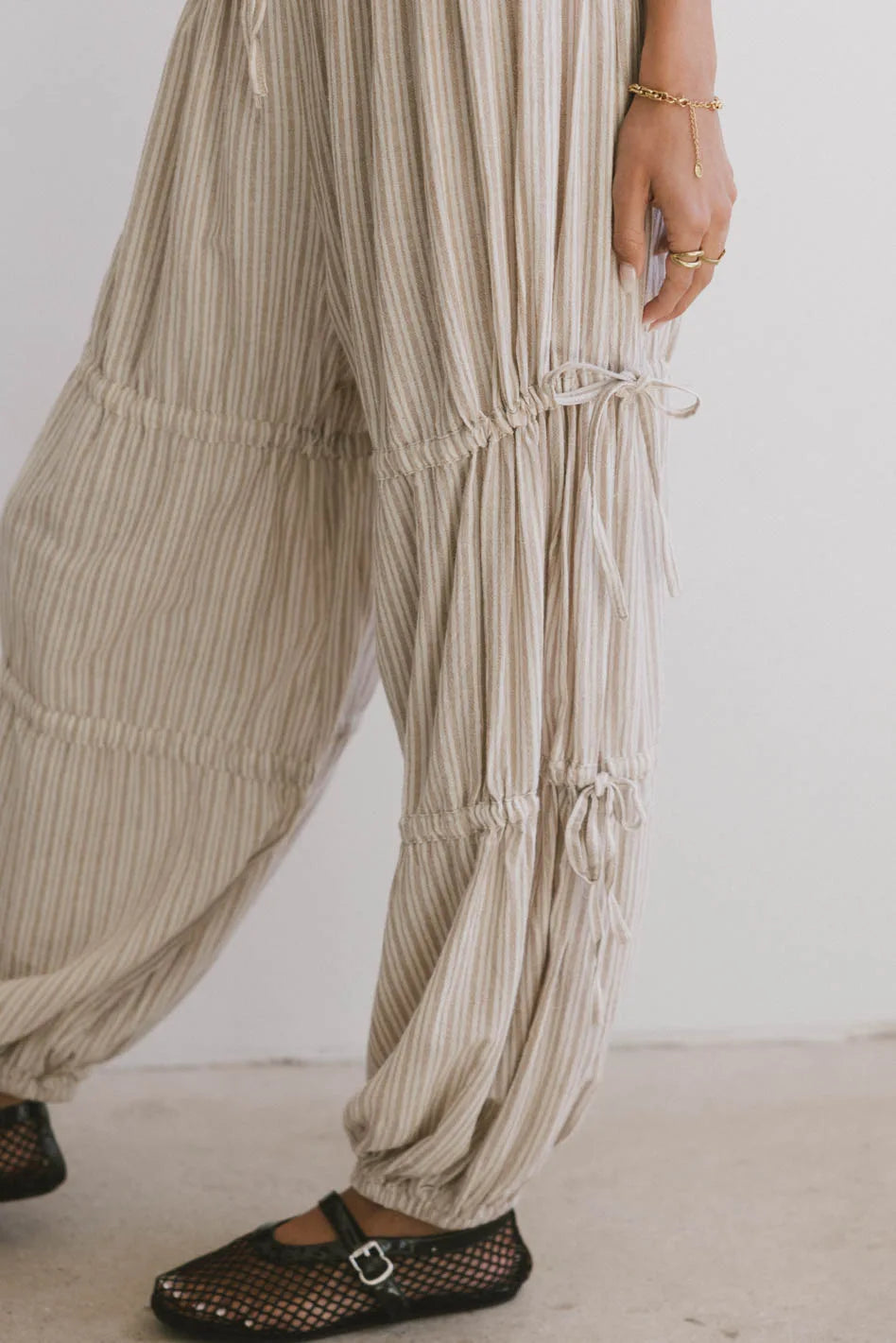 Tiered pants in cream 