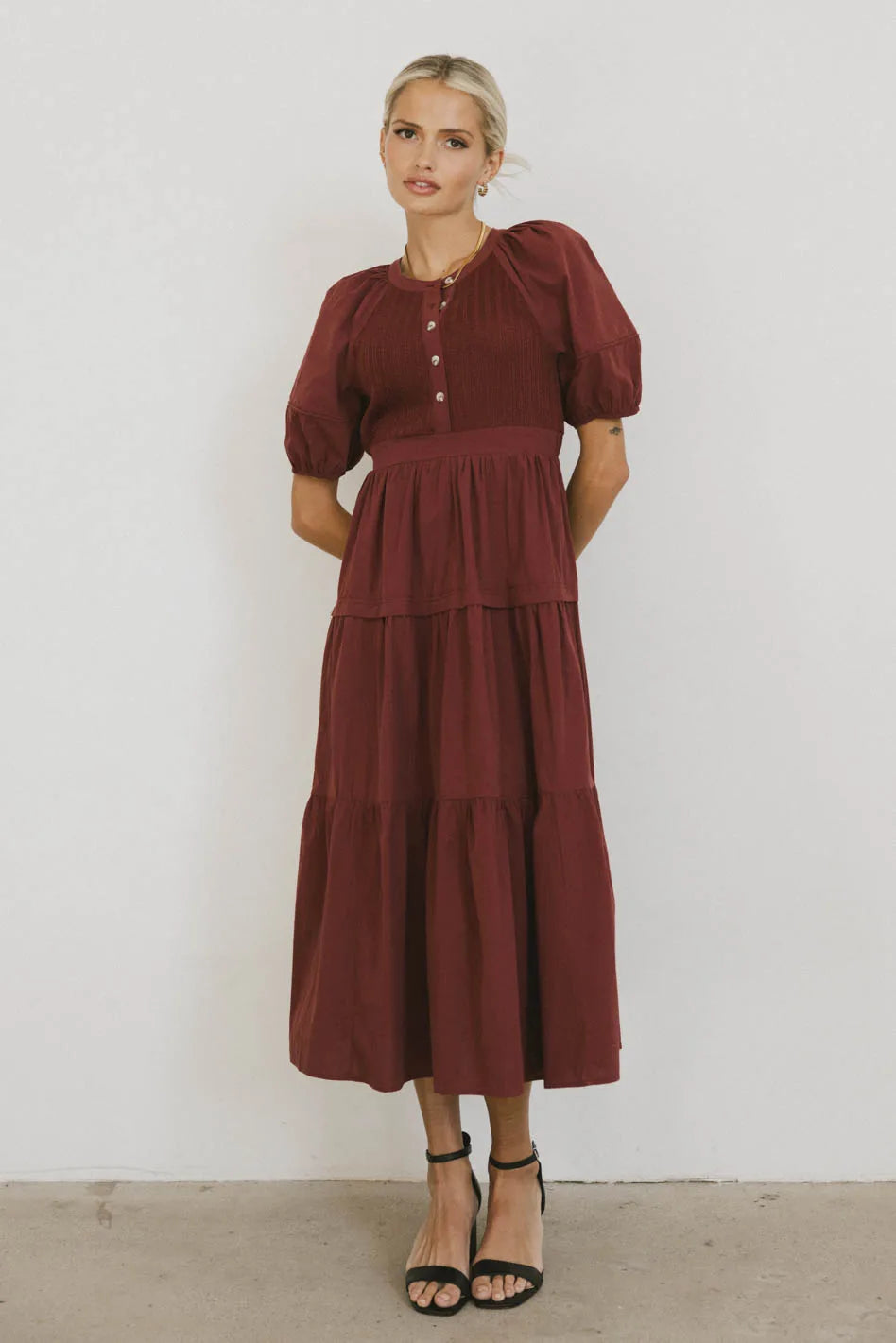 Short sleeves dress in burgundy 