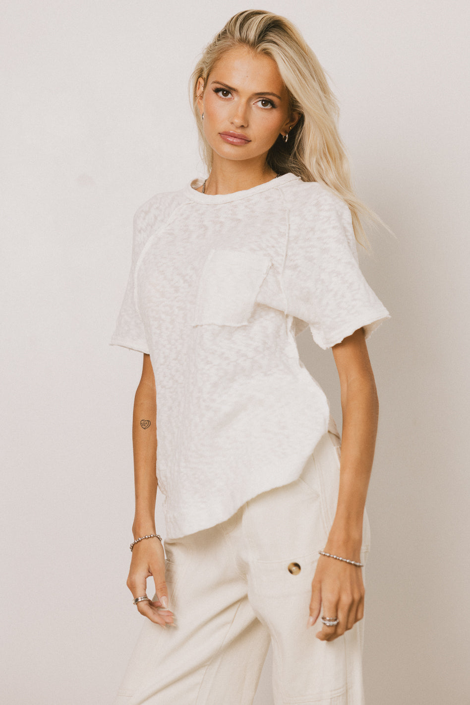 white short sleeve shirt 