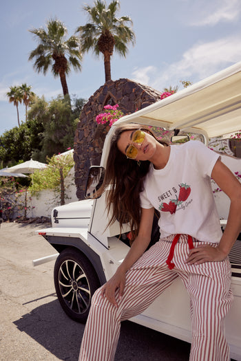 WHITE GRAPHIC TEE