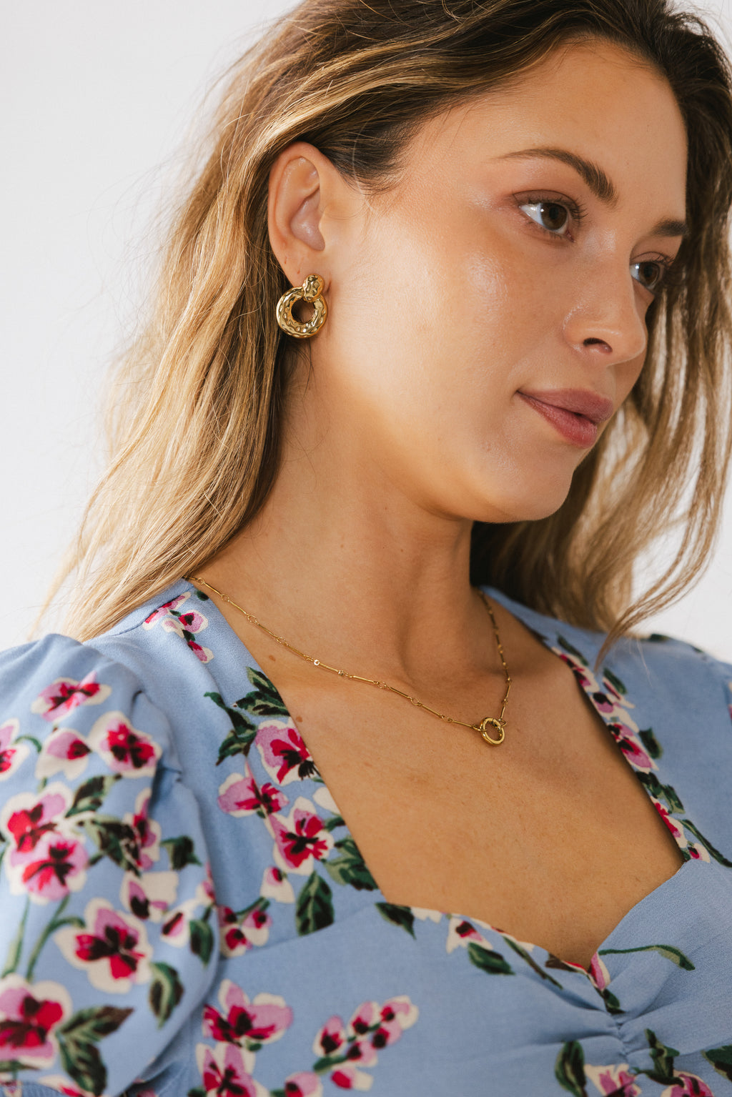 STUD EARRINGS