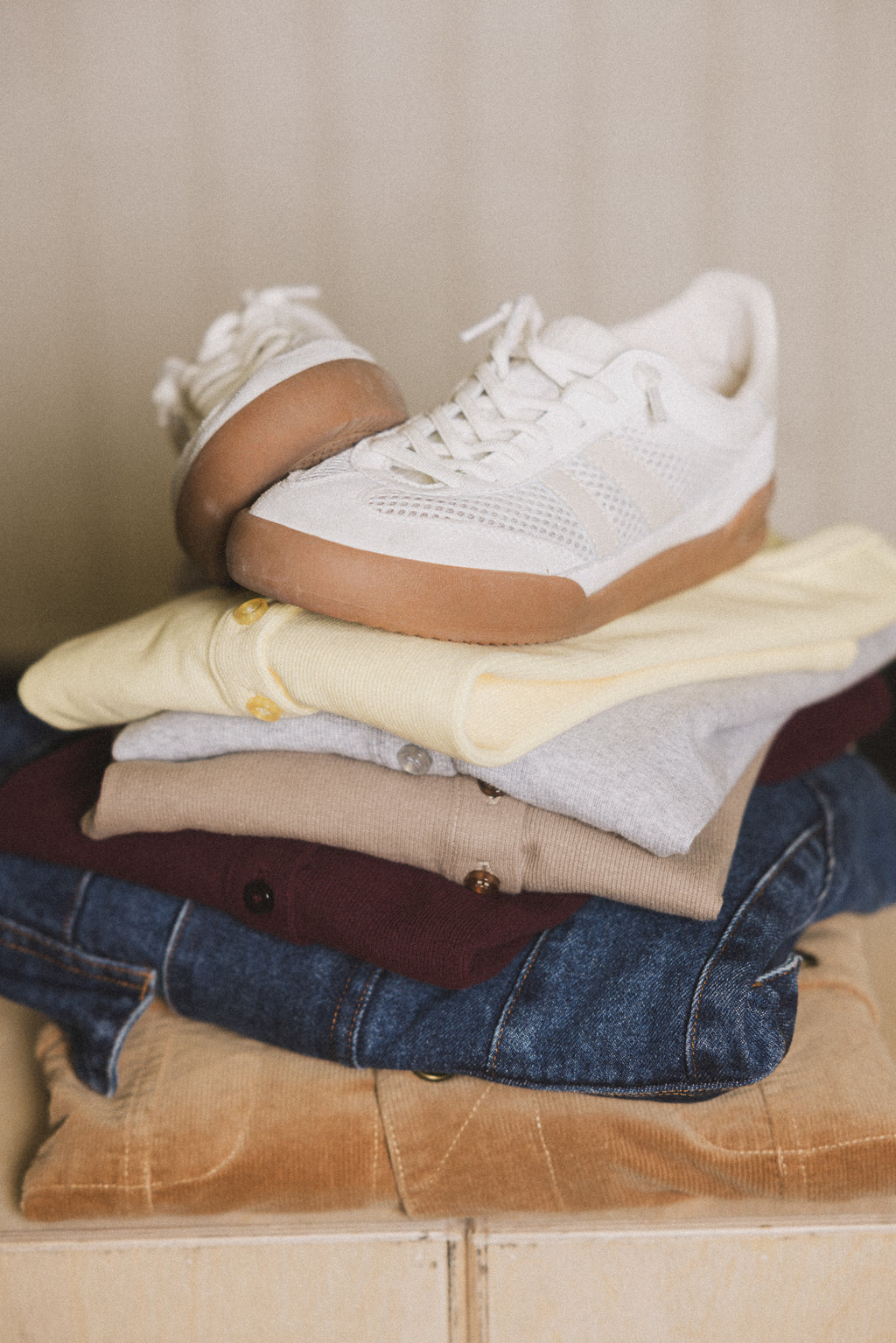 WHITE MESH SNEAKERS