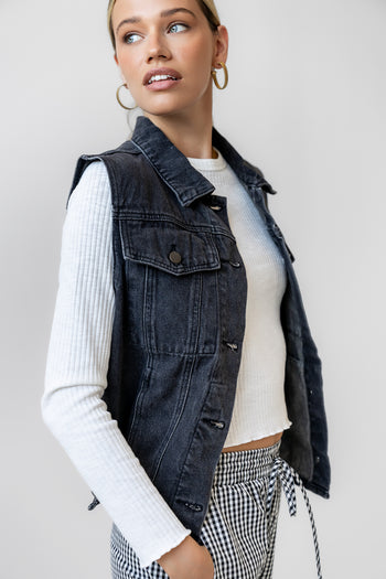 double pockets on each side of vest