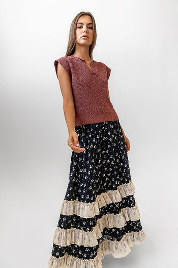 RUFFLES AT THE BOTTOM OF SKIRT 
