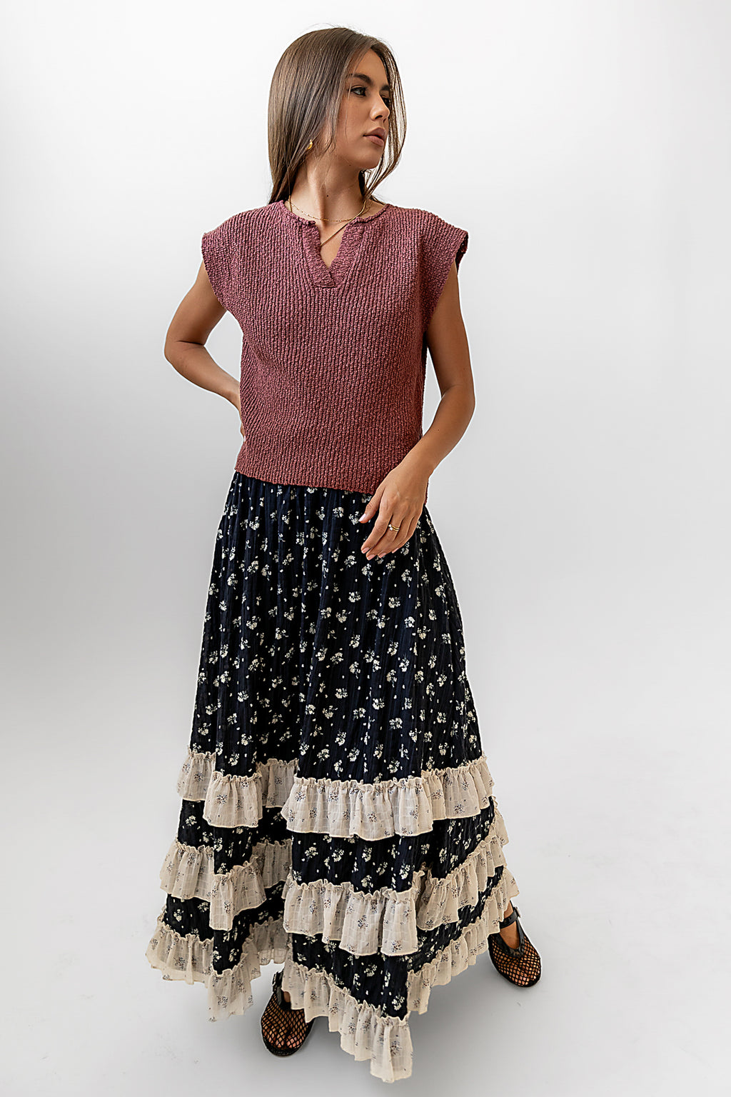 BLACK SKIRT WITH POCKETS 