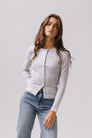 BUTOTN UP GREY TOP