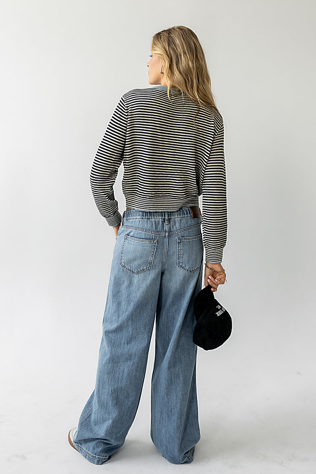 loose fitting cardigan 