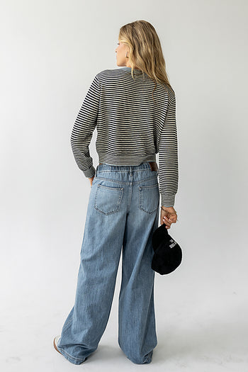 loose fitting cardigan 