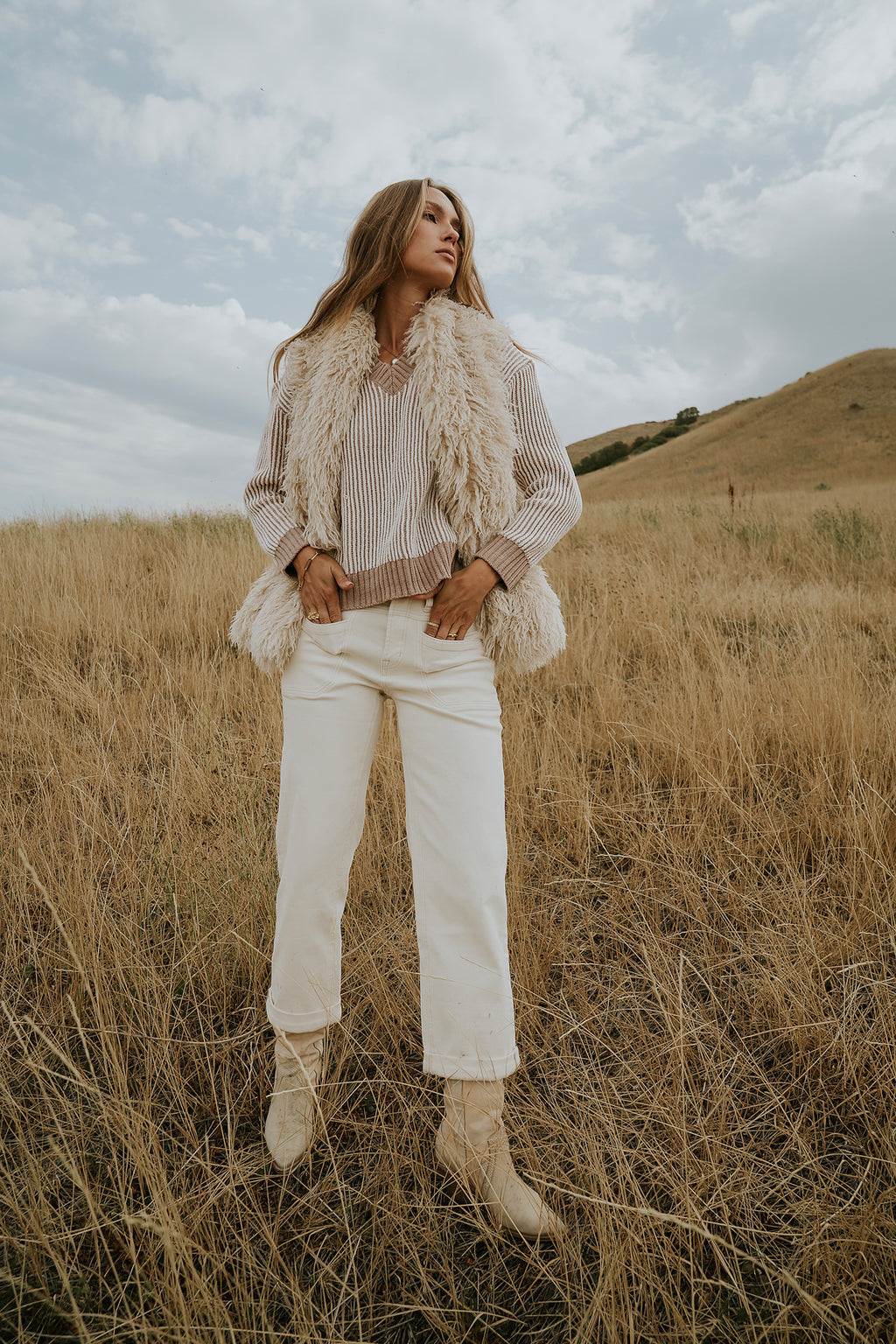 RIBBED HEM DETAIL