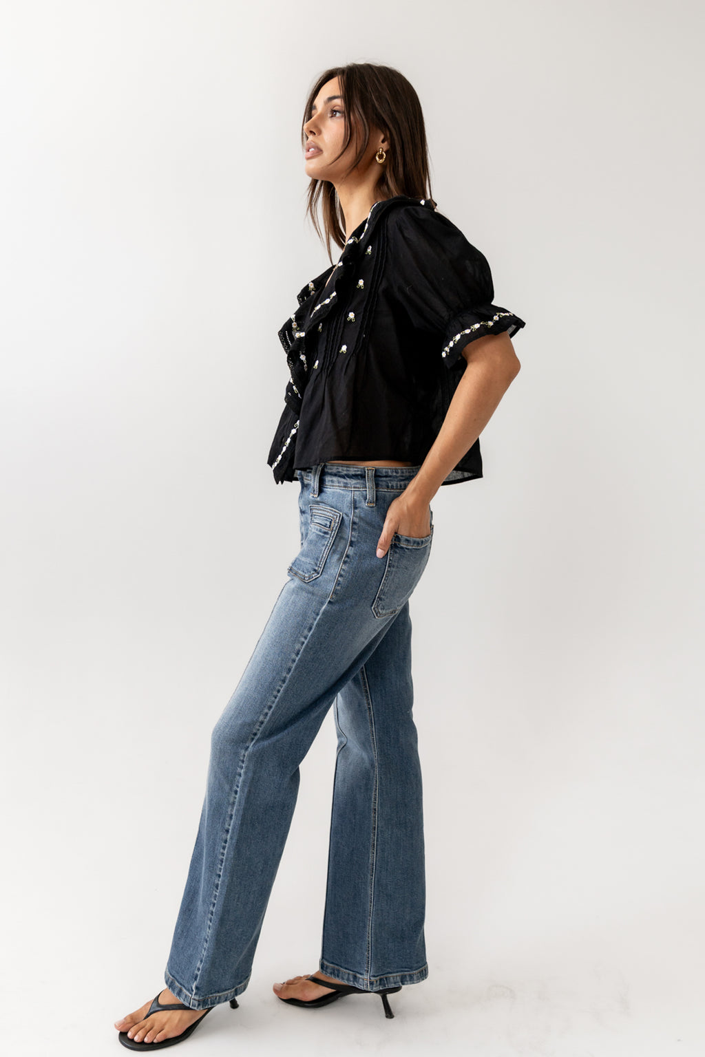EMBROIDERED SLEEVE HEM