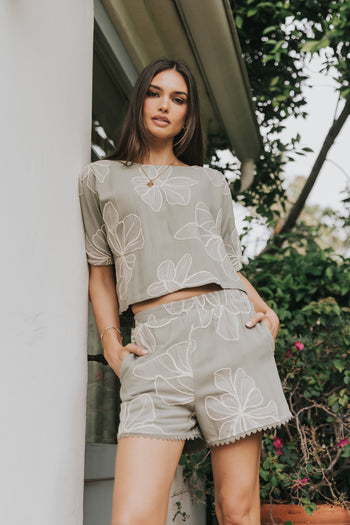 Kortney Floral Embroidered Shorts - FINAL SALE