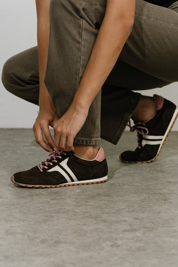 Sarah Sneaker in Brown