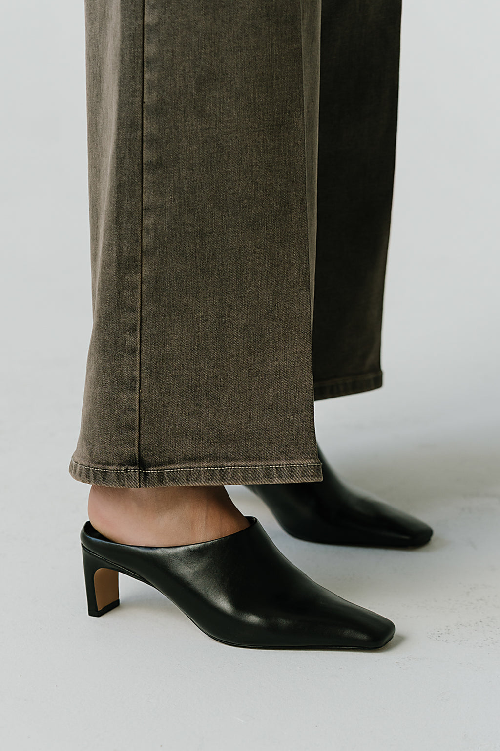 Steve Madden Jamason Mule in Black