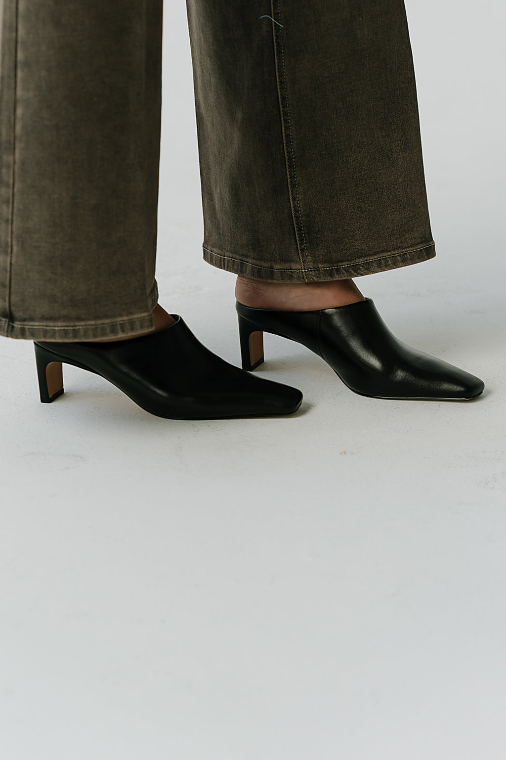 Steve Madden Jamason Mule in Black